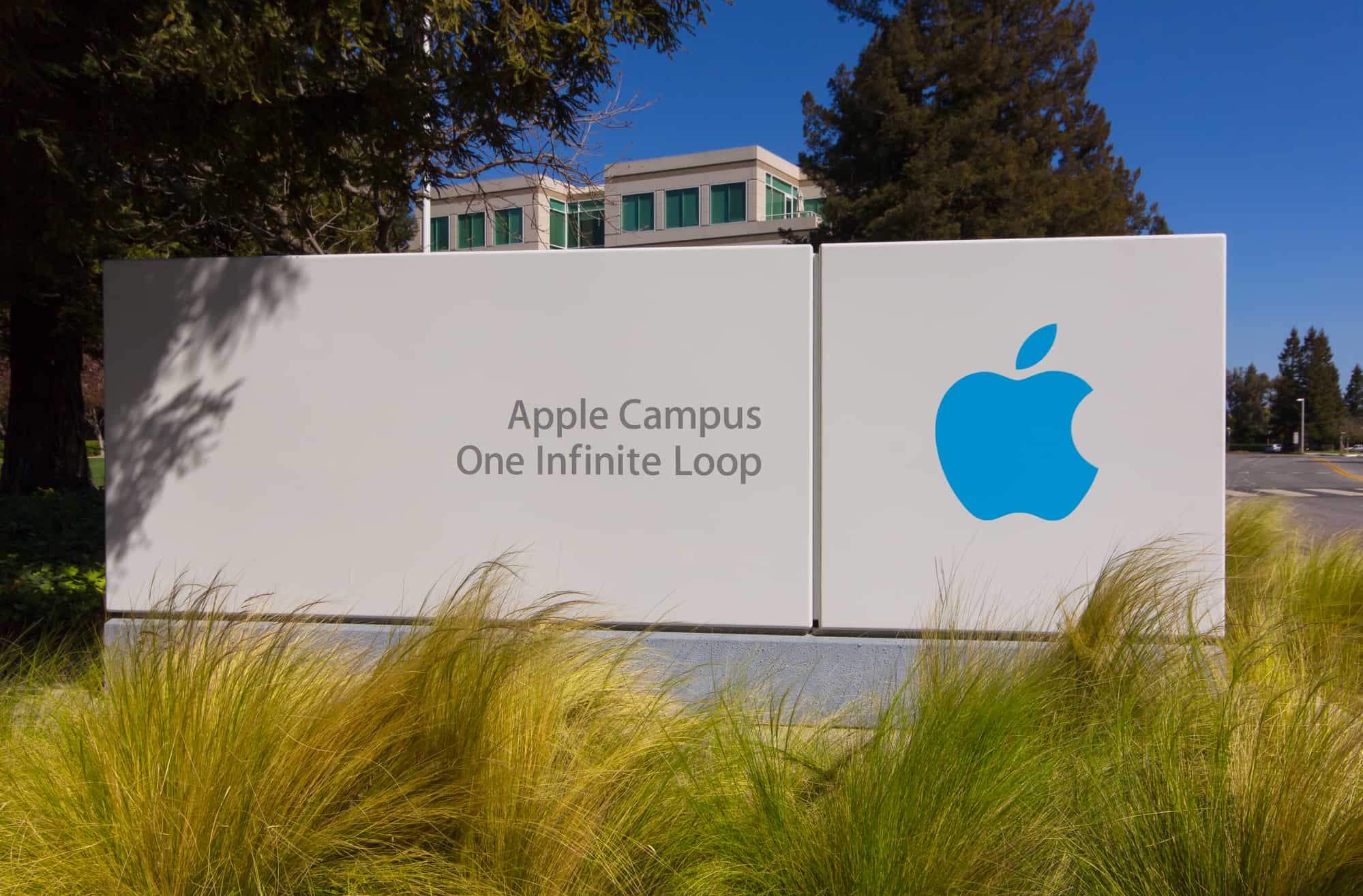 current apple headquarters
